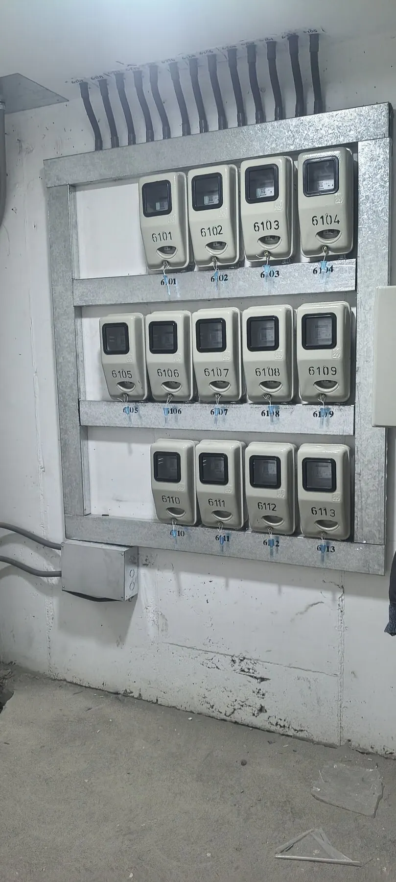 Plano de conexionado eléctrico de edificio de departamentos